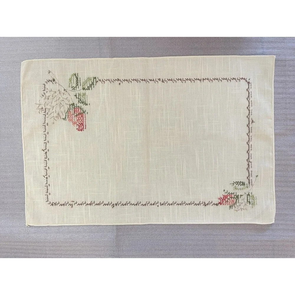 Cross-Stitch Doilies Placemats Set of 4 Floral Rose Buds Pale Yellow 19